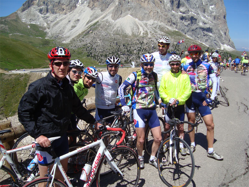 gal/2010/07 - Sella Ronda Bike Day 2010/05 - SellaRonda_Bike_Day/04 - L_affascinante e duro Passo Sella/4passo-sella.jpg